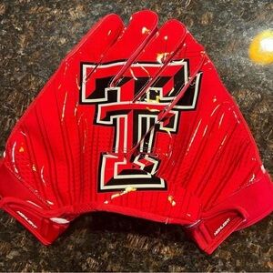 Texas Tech gloves